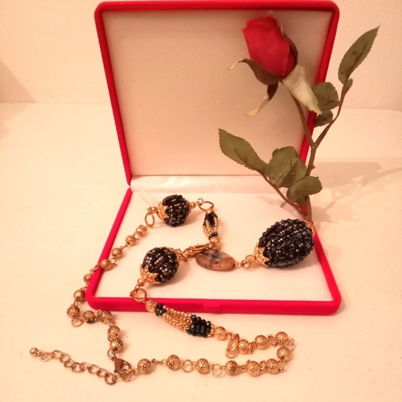 🎁 FREE GIFT INCLUDED 🎁 NWOT Beaded Onyx Necklace - Picture 12 of 15